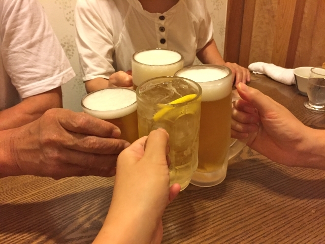 お酒を飲む時、一緒にやって良いこと・悪いことって？ RadiChubuラジチューブ