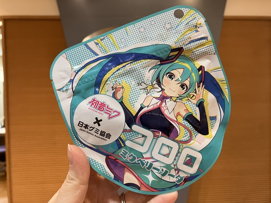 未来感漂う？初音ミクコラボの『コロロ ミクベリーソーダ