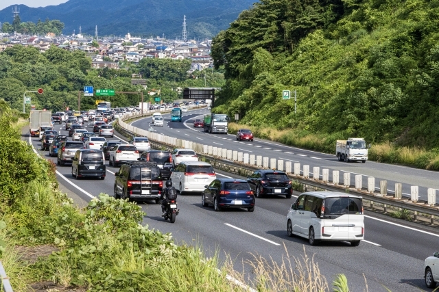 もうすぐお盆休み！気になる今年の高速道路渋滞