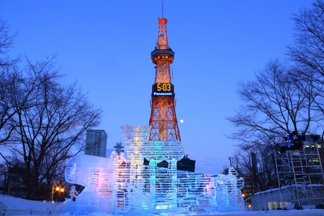 札幌の冬を彩る「さっぽろ雪まつり」。『転スラ』や『モンハン』の大雪像も登場