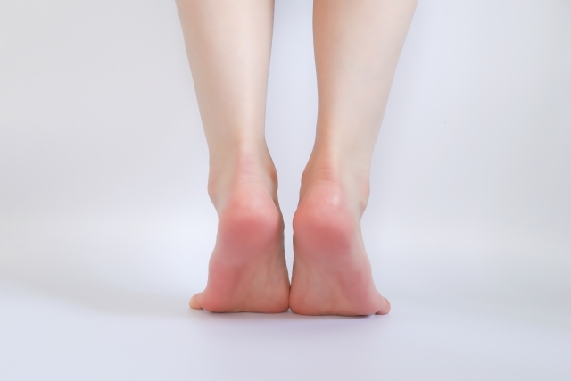 骨粗鬆症予防に「かかと落とし」が効くって本当?専門医が質問に回答