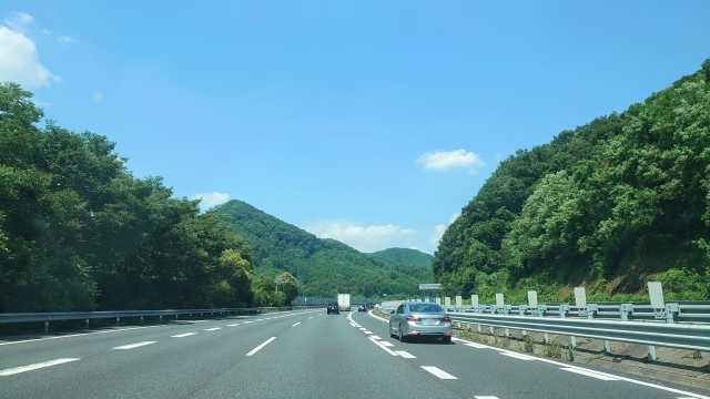 あなたの運転は大丈夫?高速道路の運転に潜むリスクとは