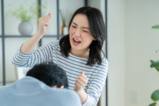 これは浮気だ!夫の「秘宝の山」に新婚妻が大ショック