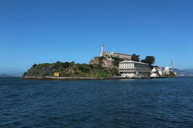 本当?トランプ大統領がアルカトラズに強制収容施設を建設か