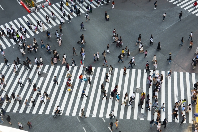 過去最大90万人減の衝撃。減る日本人と増える外国人の現実
