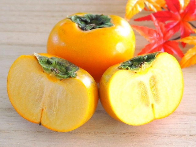 おすすめの食べ方は冷凍!今が旬の「たねなし柿」