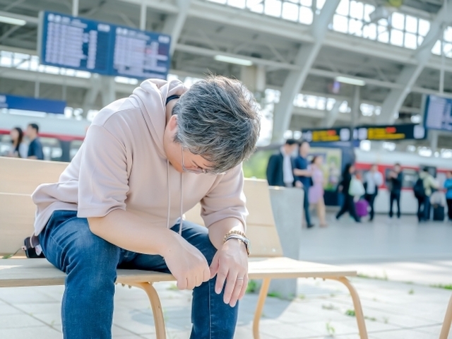 知らず知らずのうちについてしまう…人それぞれの「ため息」