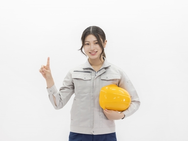 一見バラバラだけど…ヘルメットの色やラインに隠された意味