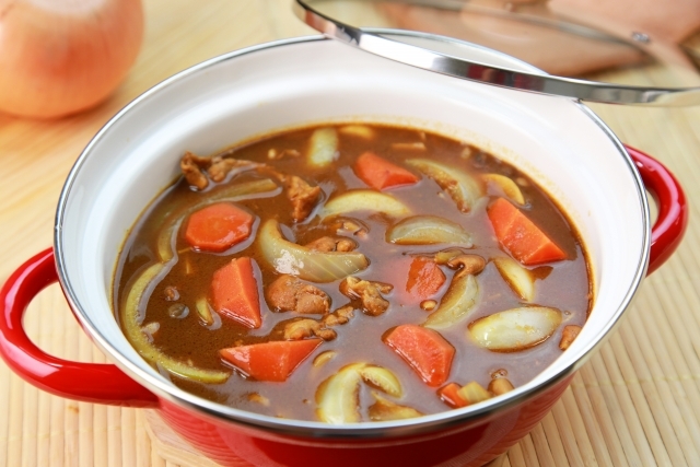 カレー粉で作るのは料理じゃない？じゃあ、あんたが作ってみろよ