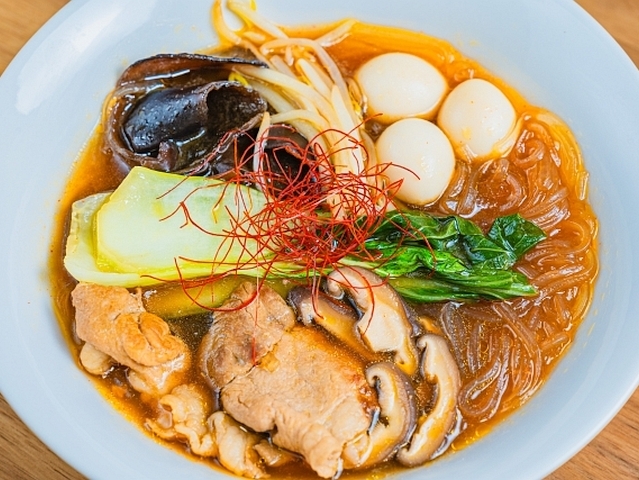 選んで楽しい！食べてヘルシー！話題の「麻辣湯」