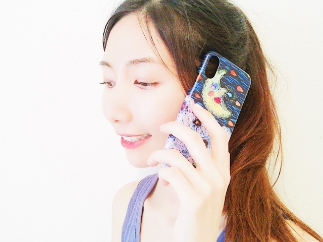 オリジナルのスマホケースを作れる自動販売機、大人気の理由